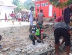 Giat Karbak, Babinsa Turun Lokasi Bantu Warga Kerja Jalan Setapak