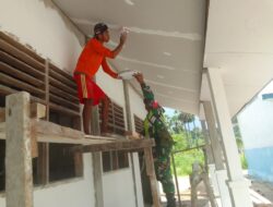 Babinsa Koramil-03/Tepa, Bersama Para Guru Gotong Royong Plamir dan Cat Sekolah