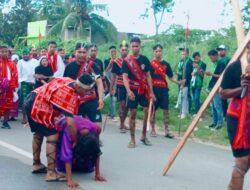 Sambut Paskah 2023, Jemaat GPM Tiakur Gelar Jalan Salib