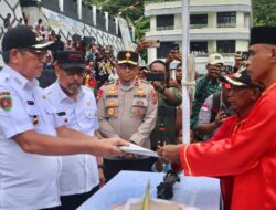 GUBERNUR SAKSIKAN PERNYATAAN SIKAP PERDAMAIAN ANTARA OHOI ELAT DAN HOAR NGUTRU