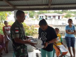 Babinsa Beri Pengamanan Bagi Warga Penerimaan Bantuan Sosial
