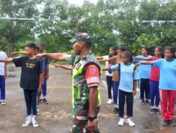 Tanamkan Disipilin, Babinsa Latih PBB Pada Siswa SMA N.6 MBD