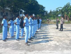 Babinsa Bersama Bhabinkamtibmas, Giat Seleksi Paskibra Kepada Siswa SMK 1 MBD