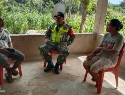 Jalin Keakraban, Babinsa Komsos Dengan Warga Desa Binaan