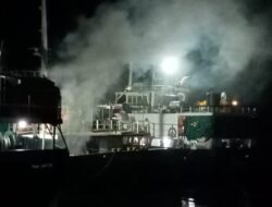 Insiden Kebakaran KM. Lintas Papua Satu Nyawa ABK Hilang, Personel Polsek Tepa Respon cepat Datangi TKP 