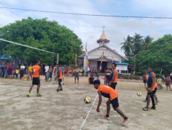 Sambut Hut RI ke-78, Babinsa Koramil 1511-06/P.Wetar Ikut Meramaikan Pertadingan Bola Volly