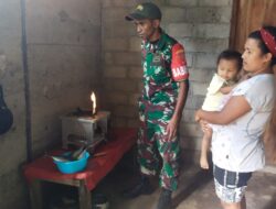 Bantu Warga Kurang Mampu, Anggota Koramil -03/Tepa Laksanakan Program Babinsa Masuk Dapur