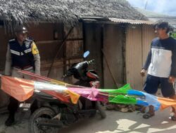 Bhabinkamtibmas Membantu Warga Sebagai Wujud Kepedulian Polri Kepada Masyarakat