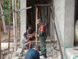 Giat Karbak Babinsa-03, Bantu Warga Jemaat Kerja Pembagunan Rumah Ibadah