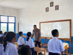 Ajak Pelajar Cinta Tanah Air, Sat Binmas Polres MBD Giat Polisi Mengajar