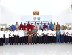Gubernur Maluku Penyerahan kode Register kepada 14 Desa Persiapan di Kab. MBD.