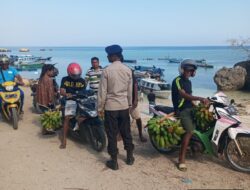 Personel Satuan Polair Polres MBD Sambangi Warga, Arahkan Warga Utamakan Keamanan dan Keselamatan Dalam Pelayaran