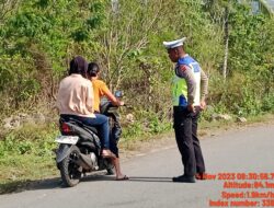 Sat Lantas Polres MBD Gelar Gatur Jalan, Arahkan Pengguna Jalan Untuk Berdisiplin di Jalan Raya Demi Keselamatan Berlalu Lintas