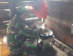 Babinsa Masuk Dapur Sebagai Bentuk Kepedulian TNI dengan Masyarakat