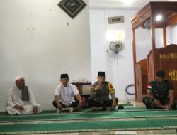 Kapolres MBD Gelar Jumat Curhat Kamtibmas, Sampaikan Pesan-Pesan Kamtibmas Kepada Tokoh Agama dan Umat di Masjid Nurul Iman Kalwedo