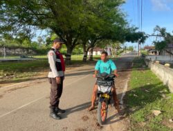Polsek Serwaru Gatur Jalan Raya, Utamakan Kelancaran Arus Lalu Lintas Demi Keselamatan Pengguna Jalan
