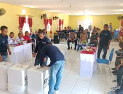TNI-Polri di Wetar Amankan Rapat Pleno PPK Pemilu 2024, Pastikan Berjalan Dengan Aman dan Lancar