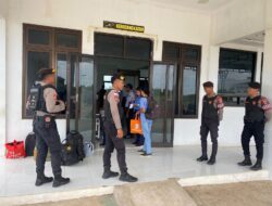 Satuan Samapta Polres MBD Patroli Harkamtibmas, Pantau Aktifitas Warga di Bandara Moa
