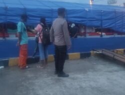 KPPP Polsek Kisar Berikan Pelayanan Bagi Aktifitas Warga di Pelabuhan Laut Wonreli