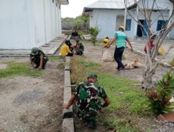 Jumat Bersih, Koramil 1511-02/P.Masela, Bakti Bersihkan Darmaga dan Lakukan Penghijauan
