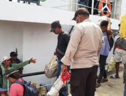 Polsek Babar Timur Bertekad Berikan Rasa Aman Bagi Aktifitas Warga di Pelabuhan Laut Kroing
