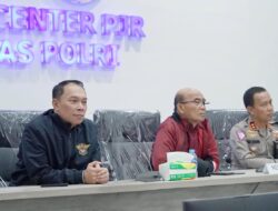 Menko PMK, Kakorlantas, dan Dirut Jasa Raharja Pantau Arus Mudik dari Command Center KM 29 Tol Jakarta-Cikampek