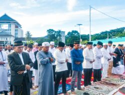 Pangdam Pattimura Shalat Idul Fitri Bersama Ribuan Masyarakat Kota Ambon