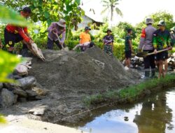 Satgas TMMD Kodim 1506/Namlea, Tetap Produktif Meskipun Sasaran Tergenang Air Akibat Hujan
