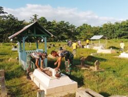 Disela Kesibukan Satgas TMMD Ke-120, Laksanakan Karbak Pembersihan TPU Di Desa Air Mendidih