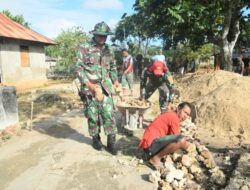 Pasiter Kodim 1511/Pulau Moa Terjun Langsung Kerjakan Sasaran Fisik TMMD