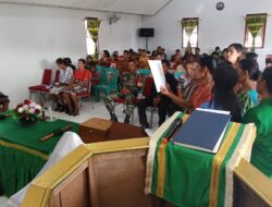 Anggota Satgas TMMD Ke-121, Melaksanakan Ibadah Minggu