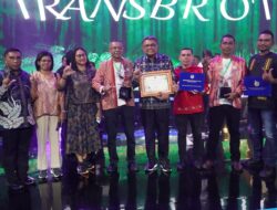 Bina Kampung Iklim, Pemkot Terima Penghargaan