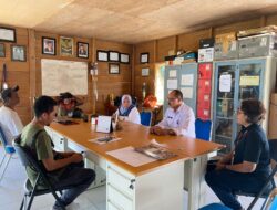Nelayan Ambon Terima Bantuan Perahu Dari Kemensos