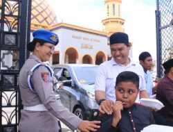 Polwan Polda Maluku ikut Mengamankan Shalat Jumat di Sejumlah Masjid di Ambon