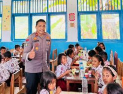 Polsek Wetar Bagikan Makanan Sehat, Program Makanan Bergizi Gratis