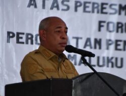 Serahkan 242 SK CPNS; Bupati: Yang Ingin Kaya Mundur