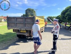 Sat Lantas Polres MBD Sosialisasikan Penertiban Over Dimension Over Loading Kepada Warga