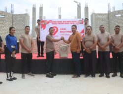 Kapolres MBD Gelar Bakti Sosial dan Pemberian Bantuan Sosial di Gereja GSJA TMC Tiakur