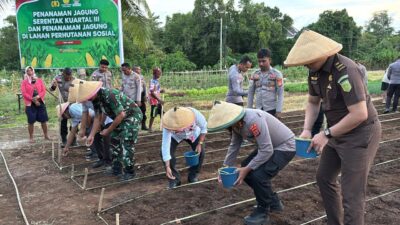 Kapolres MBD Pimpin Penanaman Jagung Kuartal III Serentak