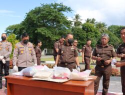 Kejari MBD Musnahkan Barang Bukti Delapan Perkara Inkracht