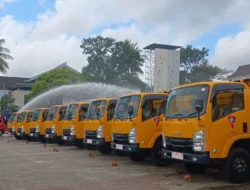 Delapan Dump Truck Baru Perkuat Armada Pengangkut Sampah Kota Ambon
