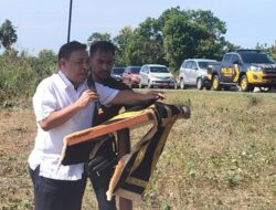 Bupati MBD Letakkan Batu Pertama Pembangunan SPPG di Desa Werwaru