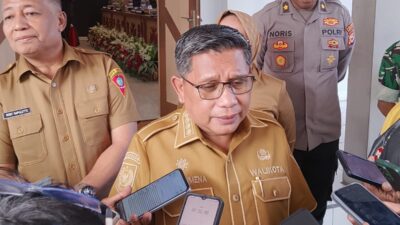Wali Kota Ambon Minta Warga Hentikan Panic Buying, Stok BBM Dipastikan Aman