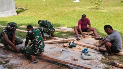 Satgas TMMD Rehabilitasi Perpustakaan SDN Moain di Hari Pendidikan Nasional