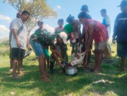 Ritual Adat Awali Pengeboran Sumur Ternak TMMD di Poliwu MBD