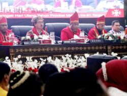 HUT ke-81 Maluku, Benhur Watubun Minta Pembangunan Dievaluasi Menyeluruh