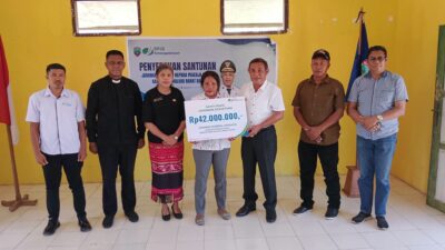 Pemkab MBD Perkuat Perlindungan Pekerja Rentan, Bupati Serahkan Santunan JKM kepada Ahli Waris