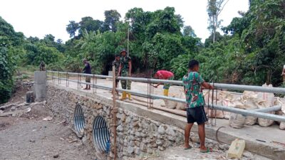 Jembatan Armco Hiay–Ilwaki di MBD Masuki Tahap Pemasangan Pipa Baja Utama