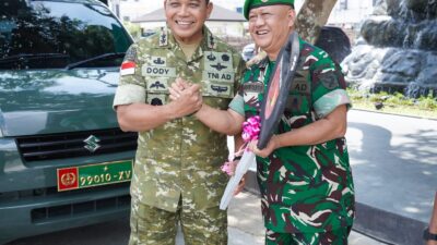 Pangdam XV/Pattimura Serahkan Hadiah Lomba Video Kreatif Persit
