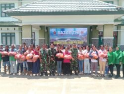Sambut HUT ke-81 TNI, Kodim 1511/Pulau Moa Gelar Bazar Sembako untuk Masyarakat
